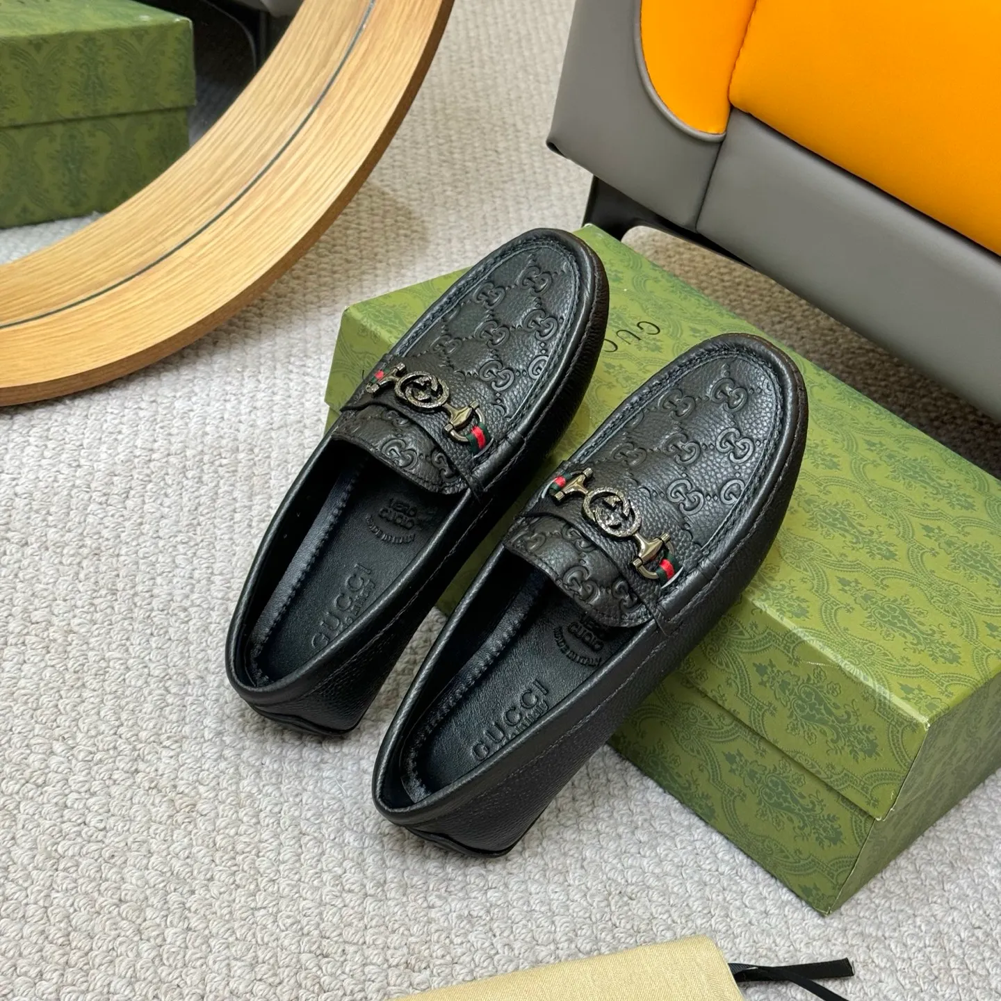 Men's shoes 💰420 (Yangli) Gucci* - the top version of Gucci classic beanie shoes! It is made of imported original cowhide and has a comfortable first layer of sheepskin lining! Original wear-resistant rubber outsole! High quality products! Size 38-46, with shoe dial, cloth bag, card
